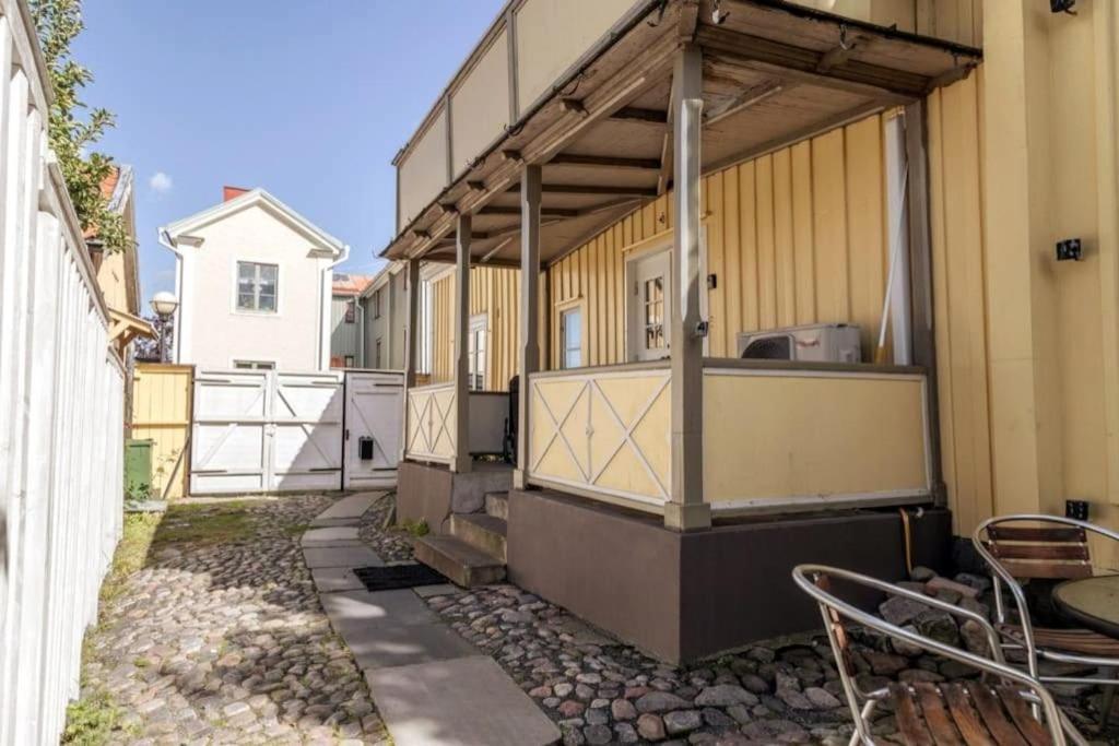 Central Laegenhet I 1700-Talshus Västervik Exterior foto