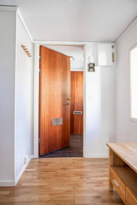 Central Laegenhet I 1700-Talshus Västervik Habitación foto